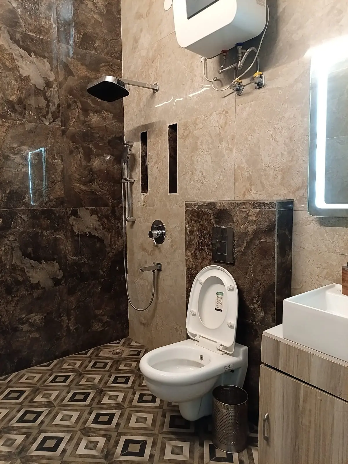 Bedroom Bathroom 1